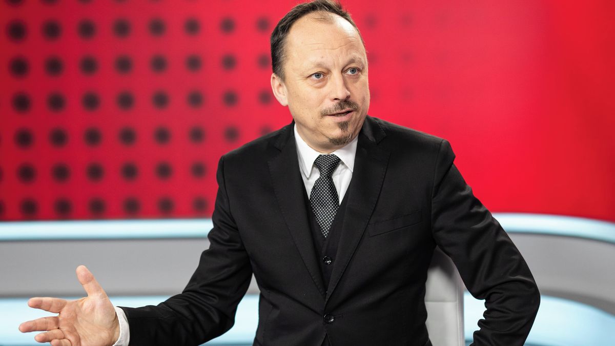 Andrej Babiš to za covidu řídil, ale systém mu moc nepomohl, říká náměstek Vojtěcha